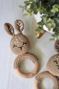 Hochet lapin crocheté