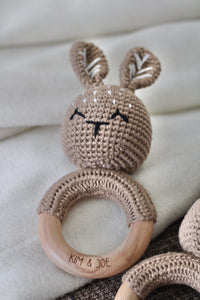 Hochet lapin crocheté