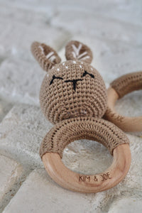 Hochet lapin crocheté