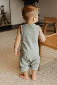 Evolutive sage patterned romper